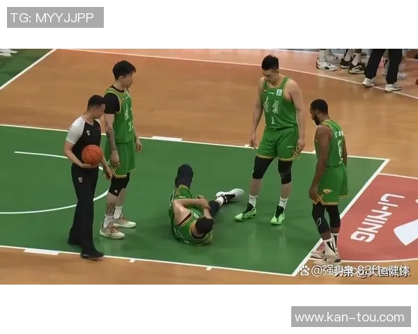 CBA季后赛精彩对决辽宁队迎战广厦队争夺晋级名额